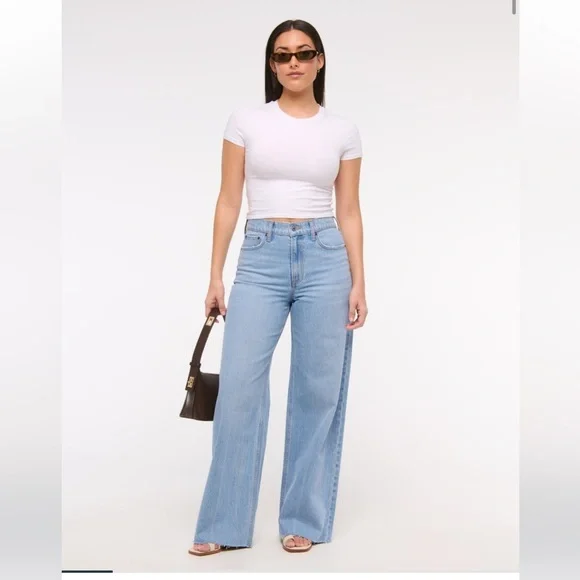 Abercrombie & Fitch Blue Curve Love High Rise Wide Leg Jeans - Picture 2 of 7